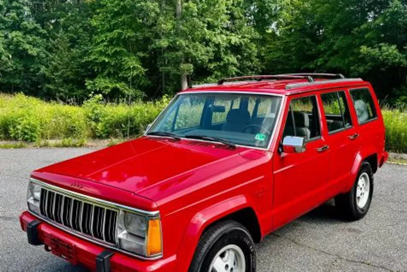 1992 Jeep Cherokee Sport photo 1
