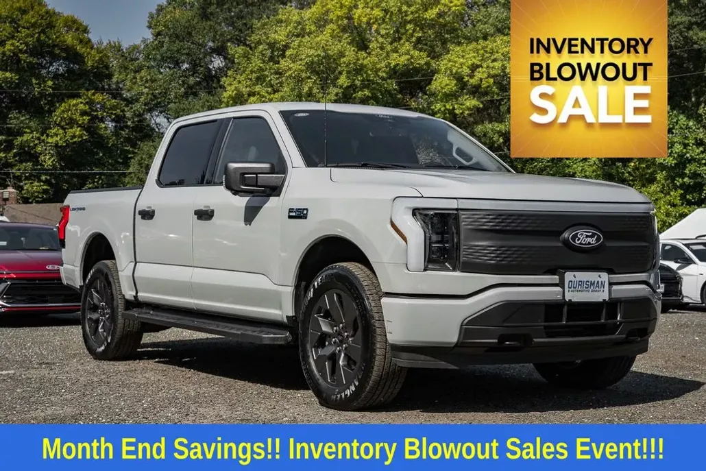2024 Ford F-150 Lightning XLT photo 1