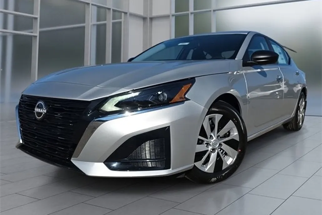 2025 Nissan Altima 2.5 S photo 1
