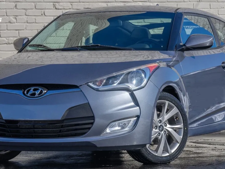 2017 Hyundai Veloster Value Edition photo 1