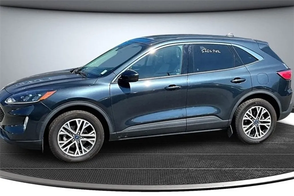 2022 Ford Escape SEL photo 1
