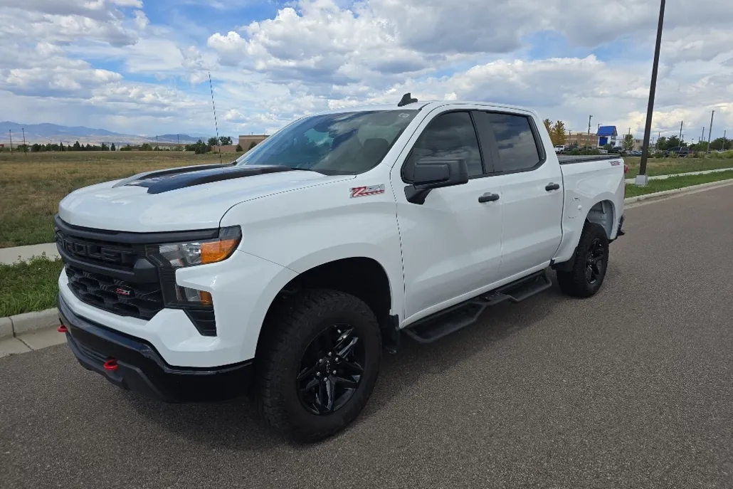 2024 Chevrolet Silverado 1500 Custom Trail Boss photo 1