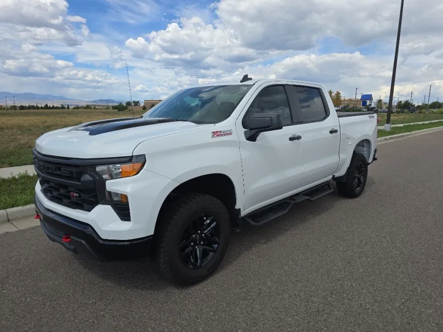 2024 Chevrolet Silverado 1500 Custom Trail Boss photo 1