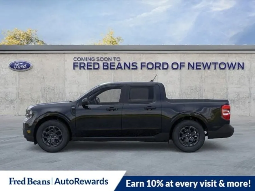 2025 Ford Maverick XLT photo 1