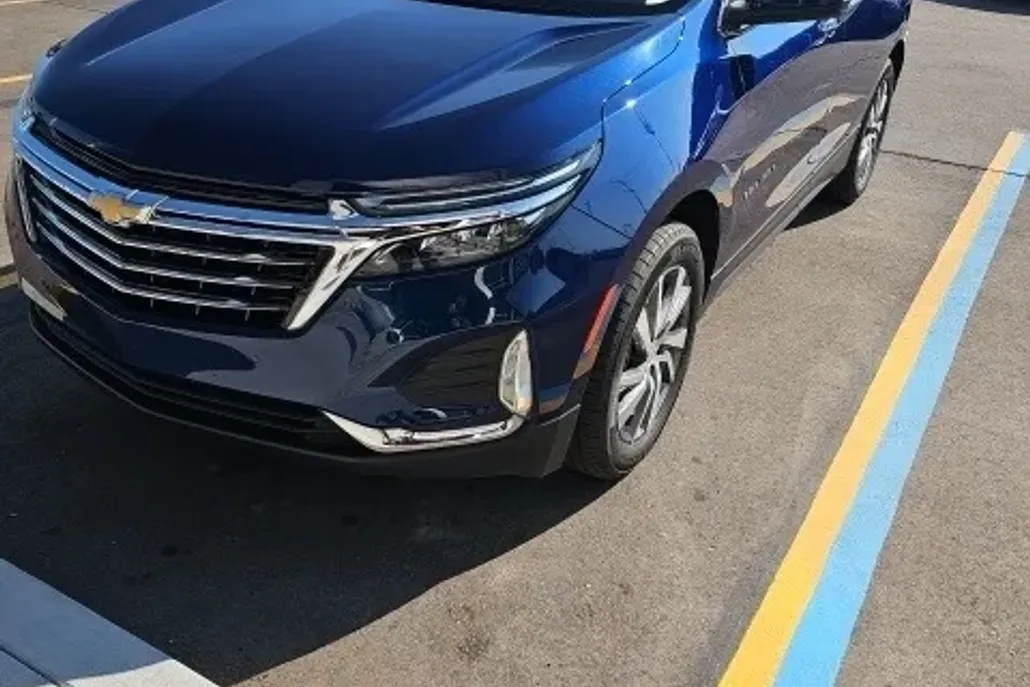 2023 Chevrolet Equinox Premier photo 1