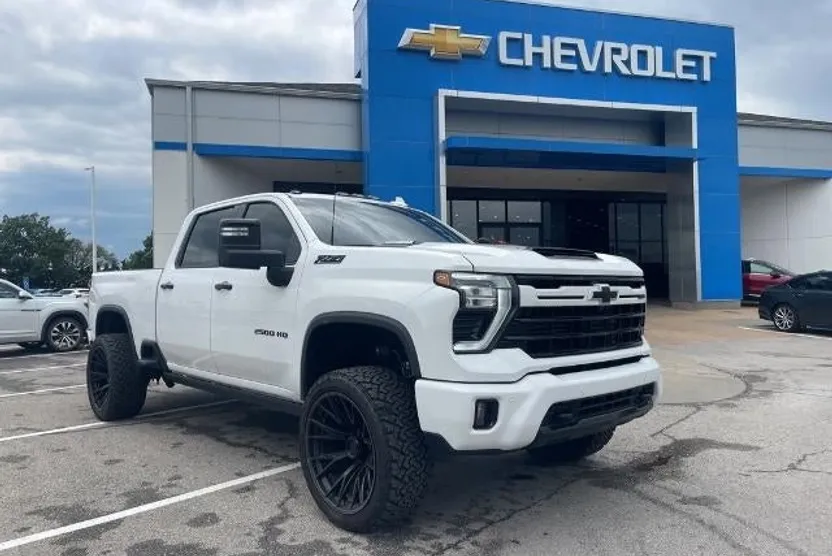 2024 Chevrolet Silverado 2500HD LTZ photo 1