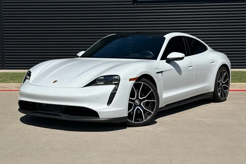 2023 Porsche Taycan photo 1