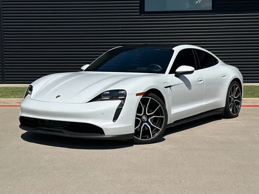 2023 Porsche Taycan photo 1