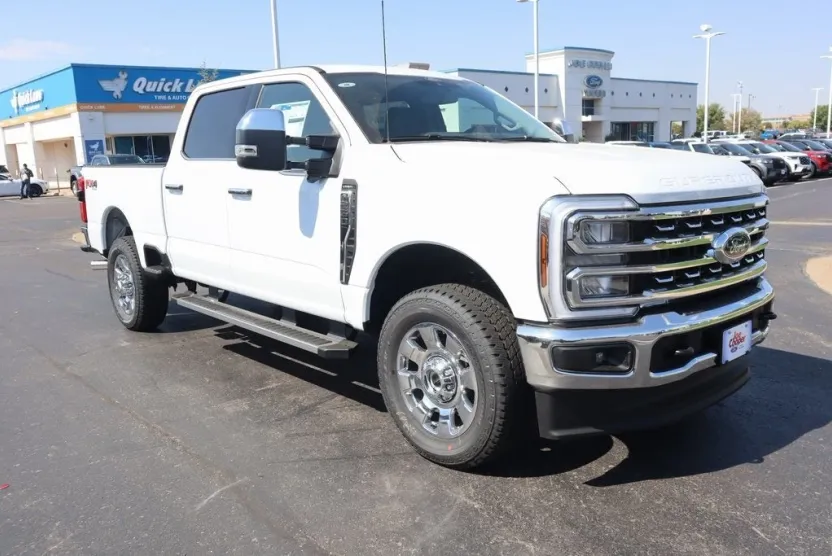 2026 Ford F-250 Lariat photo 1