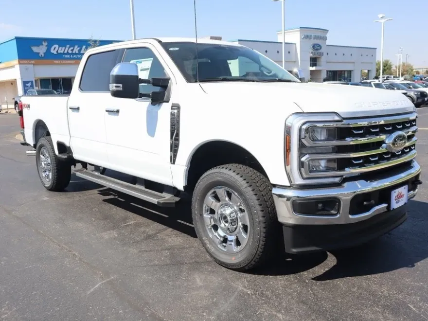 2026 Ford F-250 Lariat photo 1