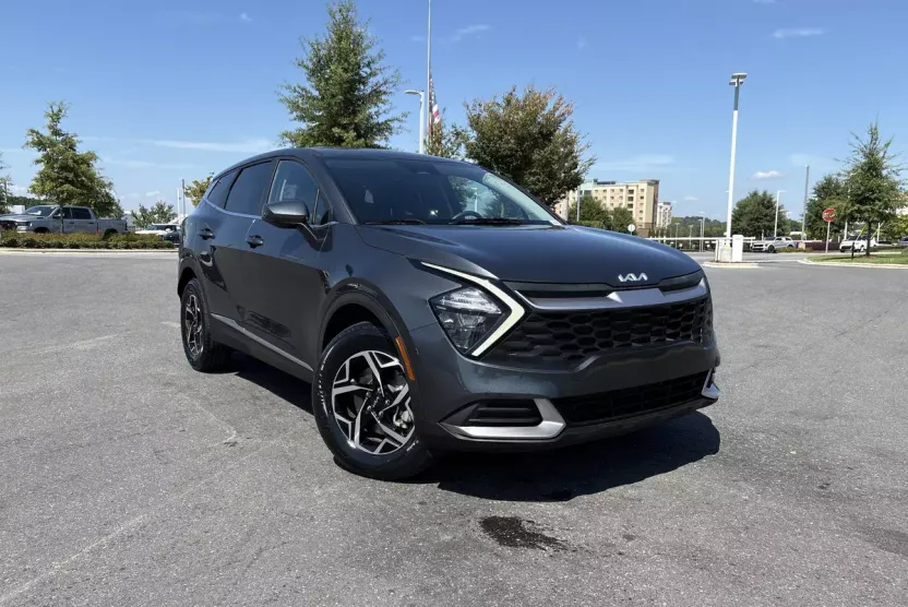 2023 Kia Sportage LX photo 1