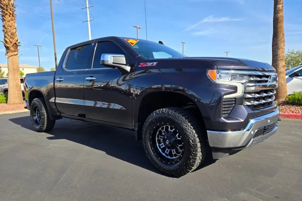 2023 Chevrolet Silverado 1500 LTZ photo 1