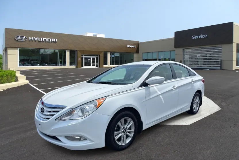 2013 Hyundai Sonata GLS photo 1
