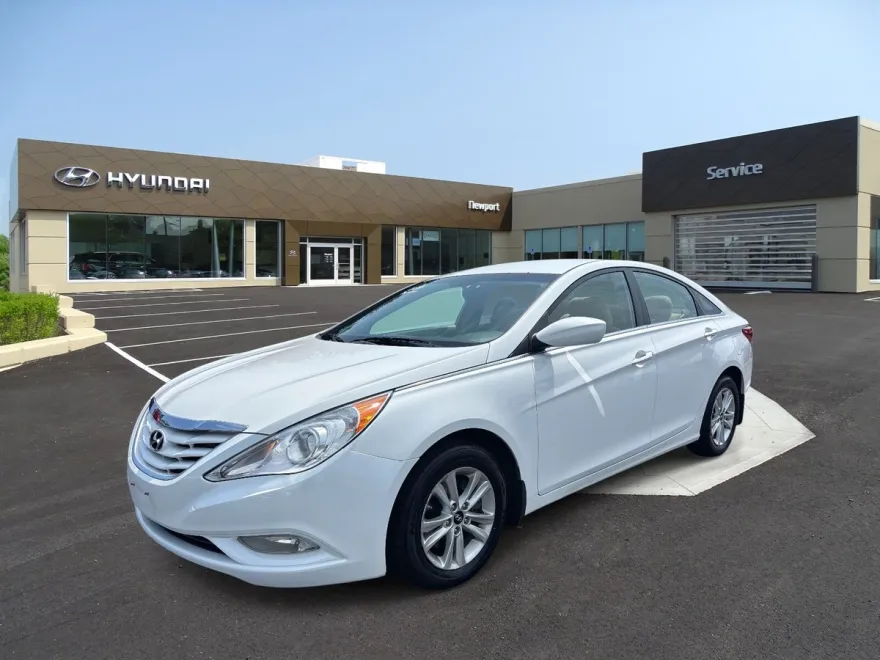 2013 Hyundai Sonata GLS photo 1