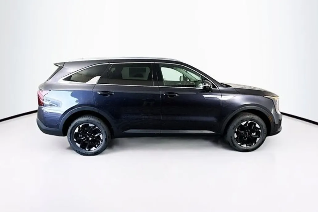 2026 Kia Sorento S photo 1