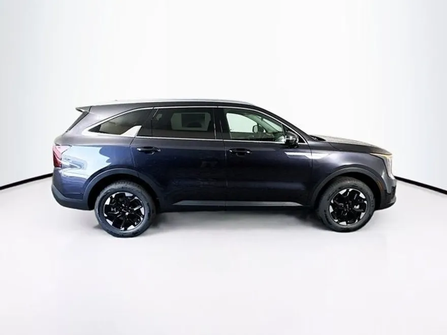 2026 Kia Sorento S photo 1