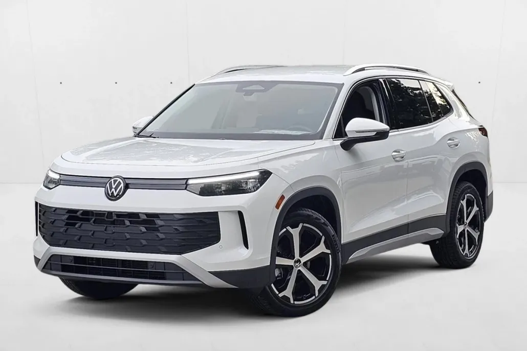 2025 Volkswagen Tiguan SE photo 1