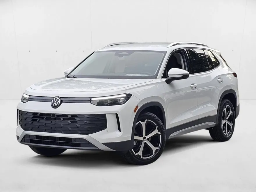 2025 Volkswagen Tiguan SE photo 1