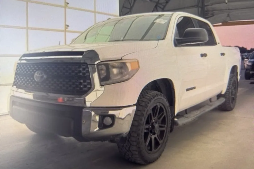 2019 Toyota Tundra SR5 CrewMax photo 1