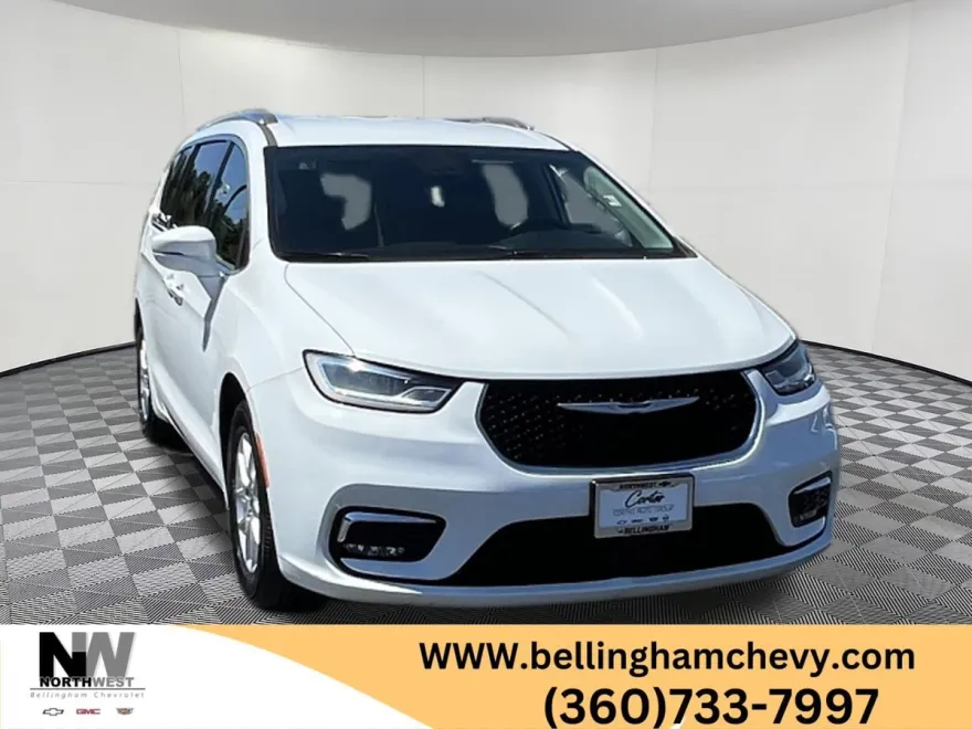 2021 Chrysler Pacifica Touring L photo 1