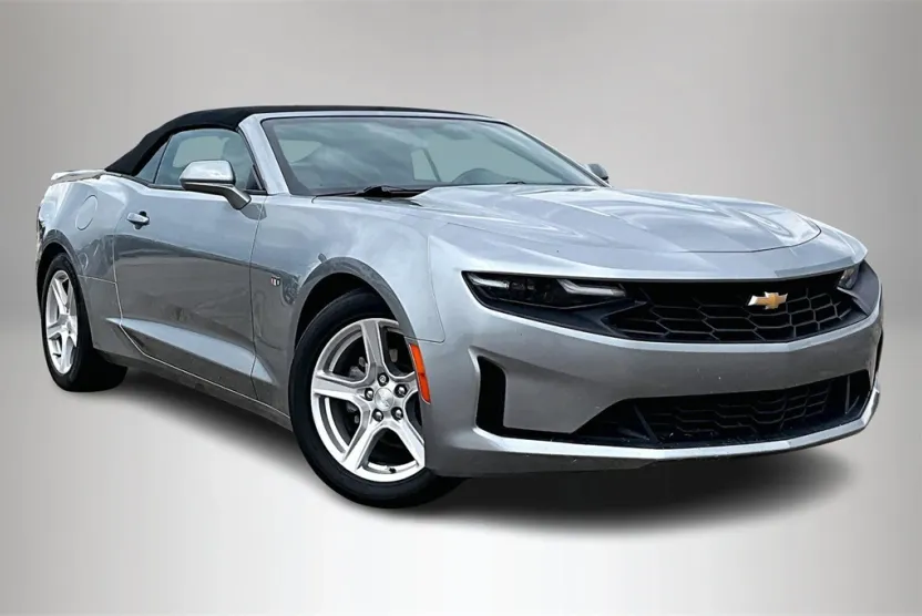 2023 Chevrolet Camaro 1LT photo 1