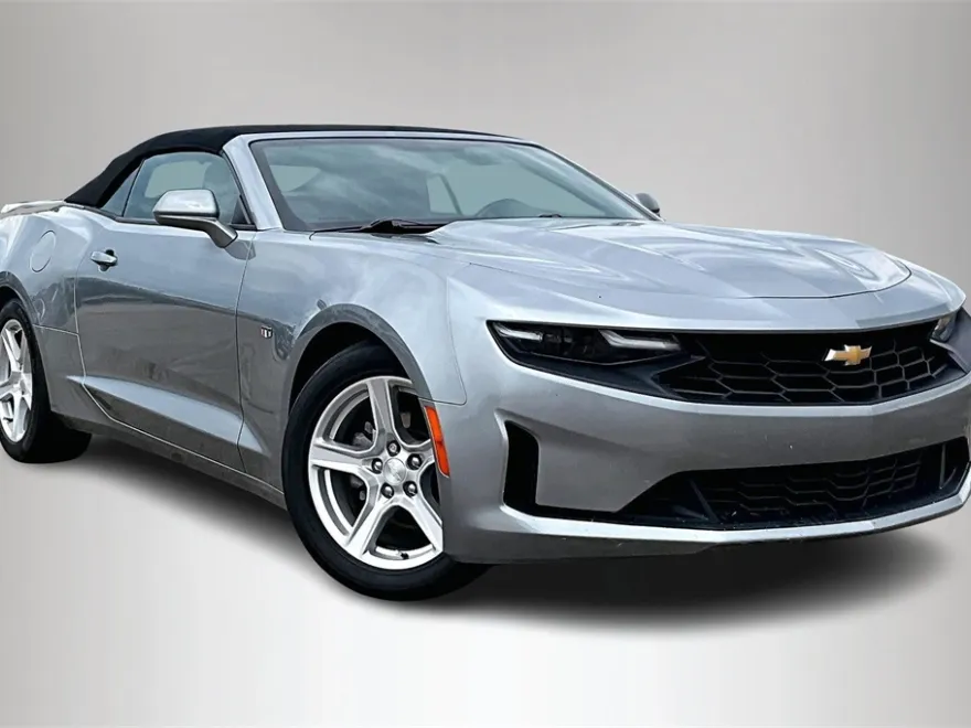 2023 Chevrolet Camaro 1LT photo 1