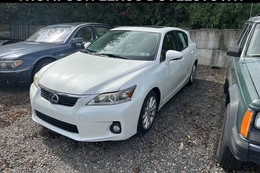 2012 Lexus CT 200h photo 1