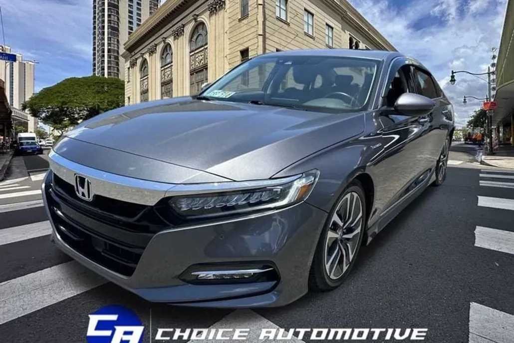 2018 Honda Accord Hybrid Touring photo 1