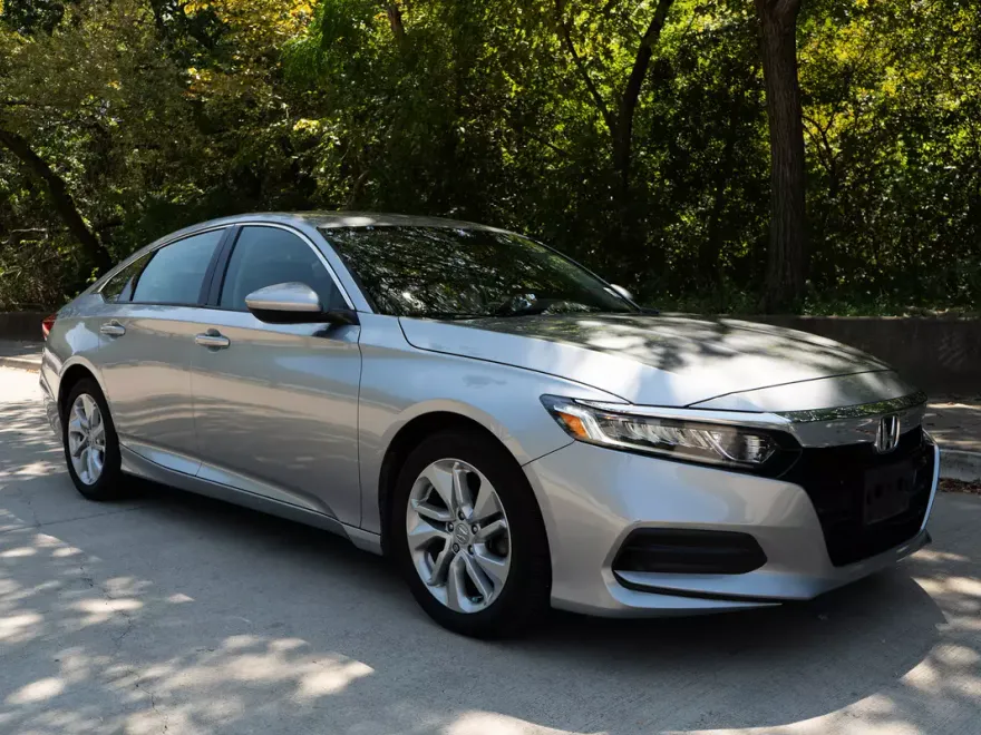 2018 Honda Accord LX 1.5T photo 1