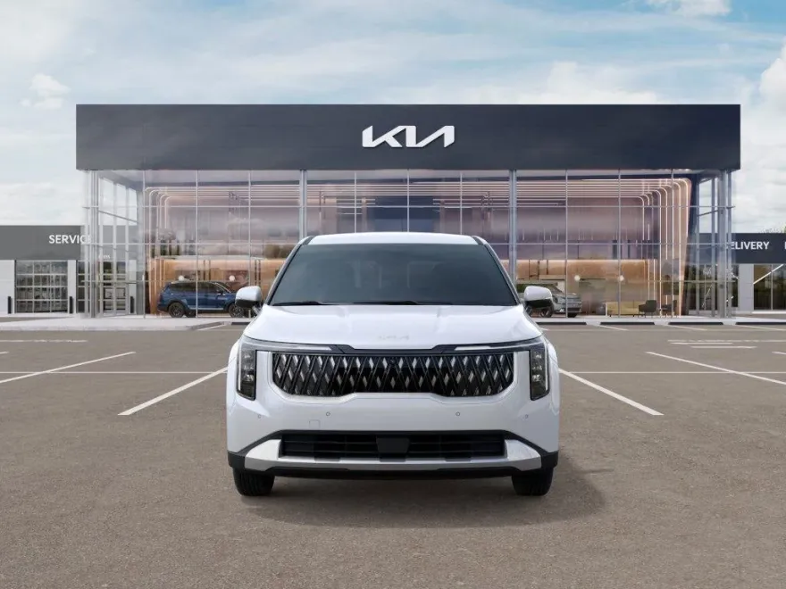 2026 Kia Carnival LX photo 1