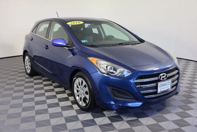 2016 Hyundai Elantra GT Base photo 1