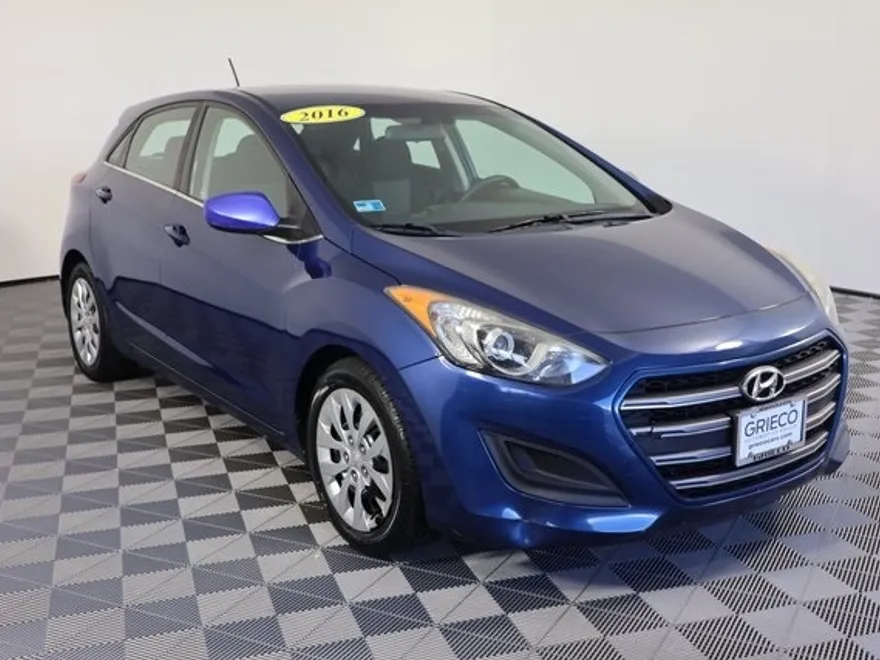 2016 Hyundai Elantra GT Base photo 1