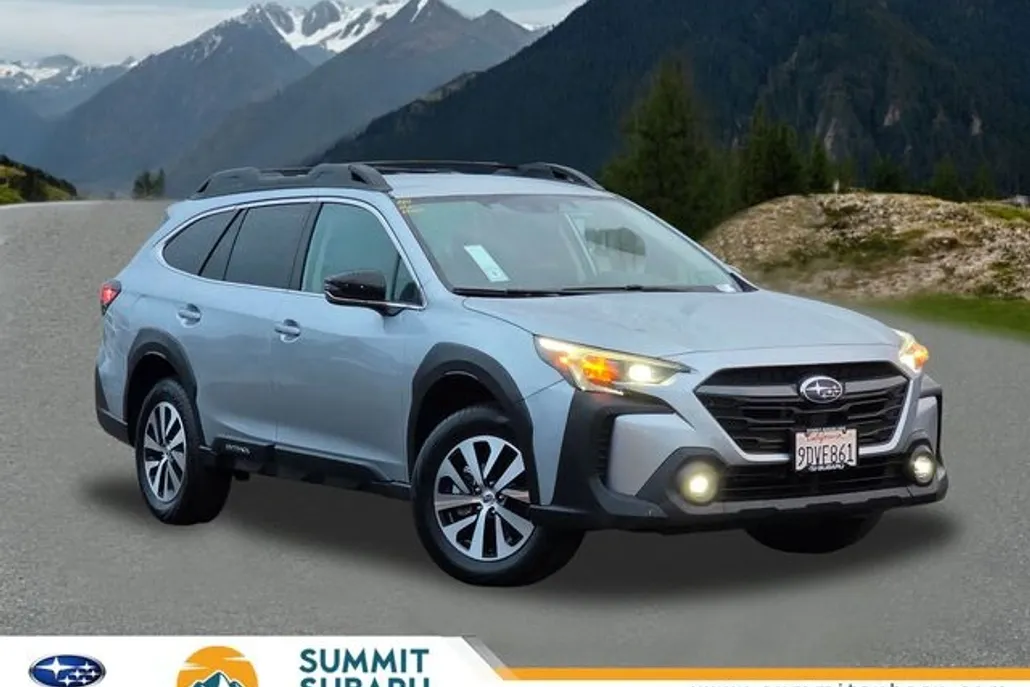 2023 Subaru Outback Premium photo 1