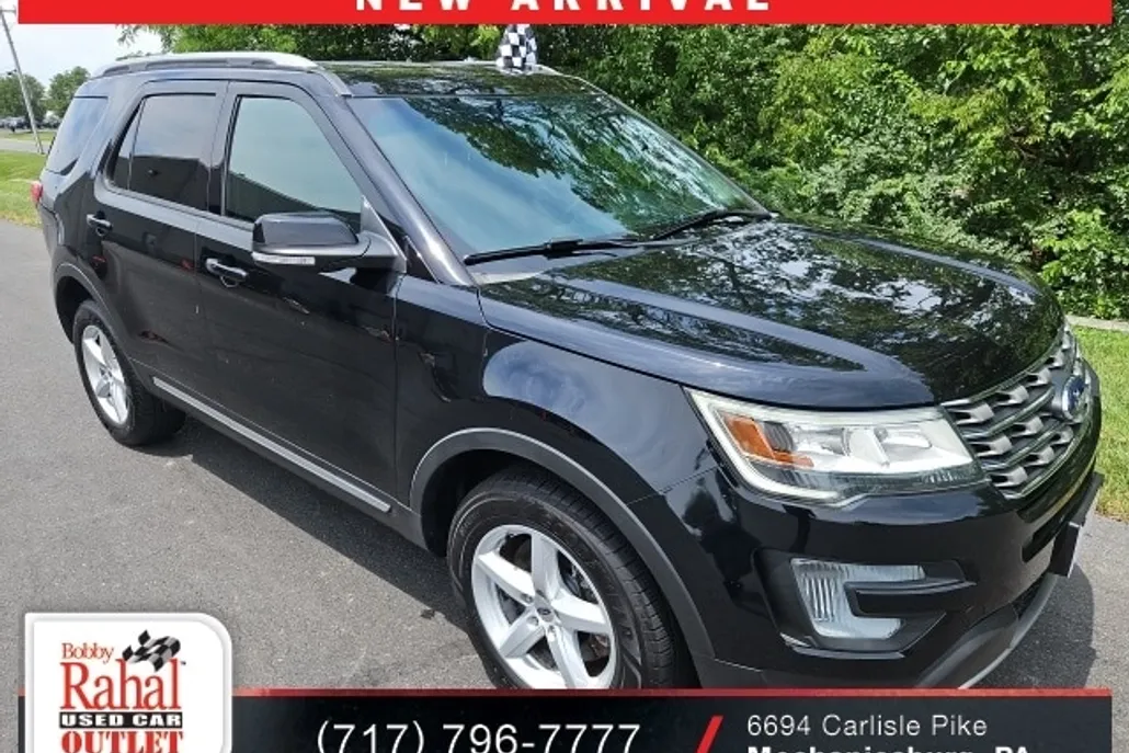 2017 Ford Explorer XLT photo 1