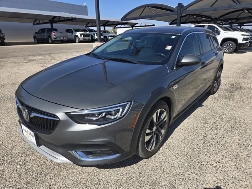 2018 Buick Regal TourX Essence photo 1