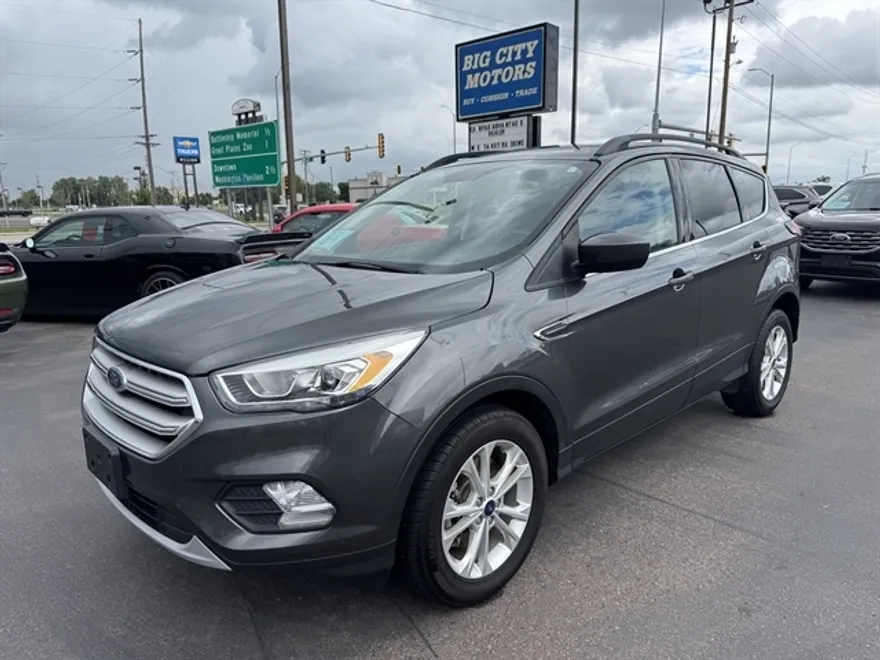 2019 Ford Escape SEL photo 1