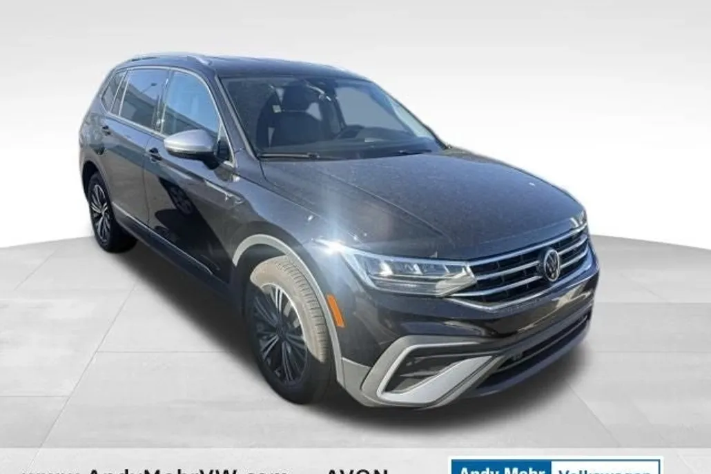 2024 Volkswagen Tiguan Wolfsburg Edition photo 1