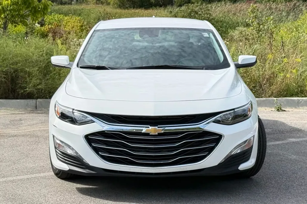 2024 Chevrolet Malibu 1LT photo 1