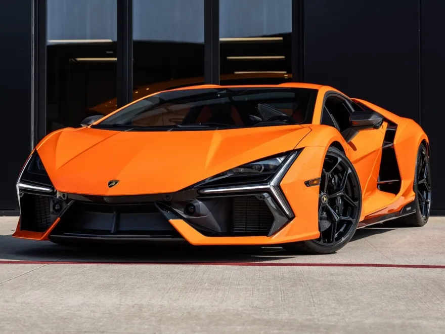 2024 Lamborghini Revuelto photo 1