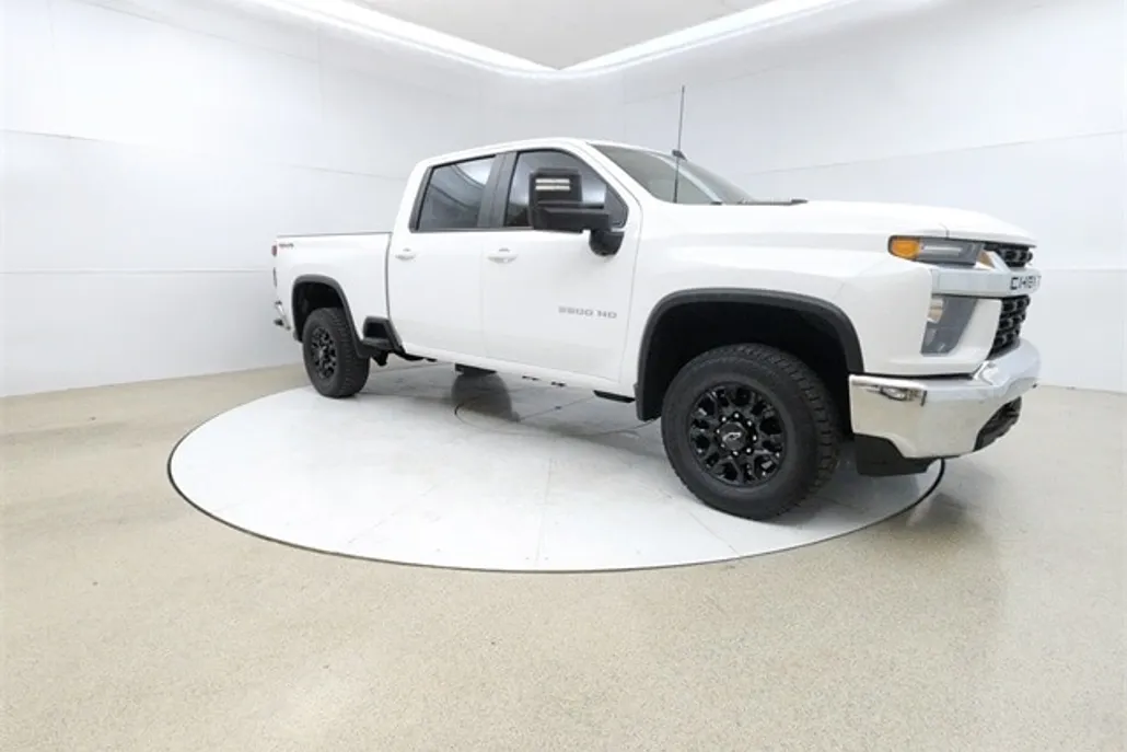 2023 Chevrolet Silverado 3500HD LT photo 1