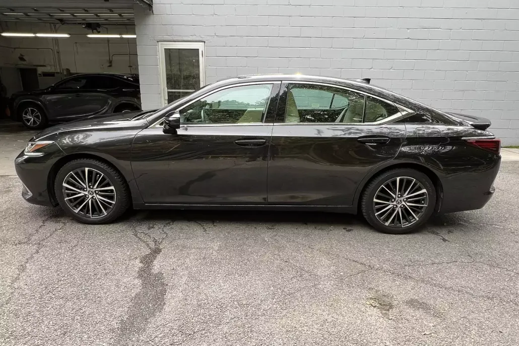 2022 Lexus ES 350 photo 1