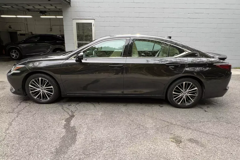 2022 Lexus ES 350 photo 1