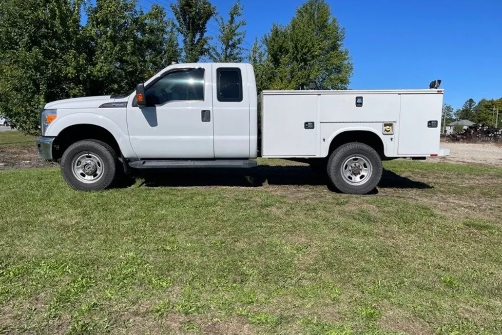 2015 Ford F-350 XL photo 1