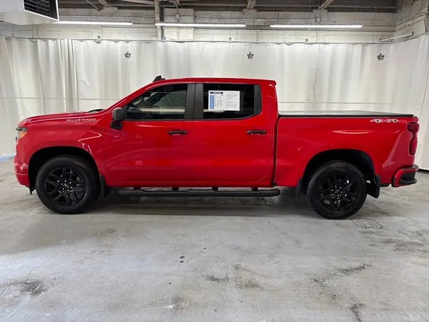 2025 Chevrolet Silverado 1500 Custom photo 1