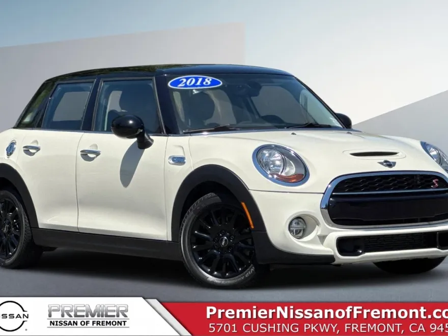 2018 Mini Cooper 4 Door Hardtop S photo 1