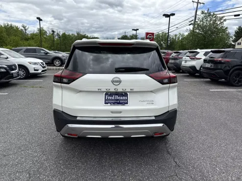 2022 Nissan Rogue Platinum photo 4
