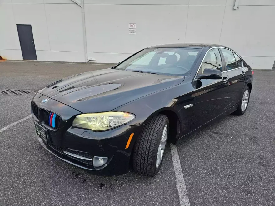 2013 Bmw 528xi 5-Series photo 1