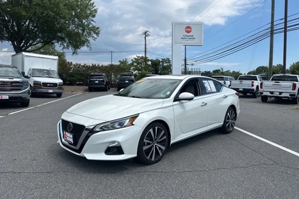 2022 Nissan Altima 2.5 Platinum photo 1