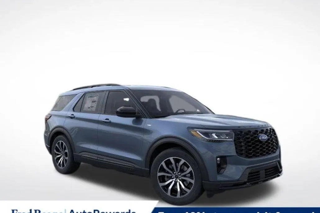 2025 Ford Explorer ST-Line photo 1