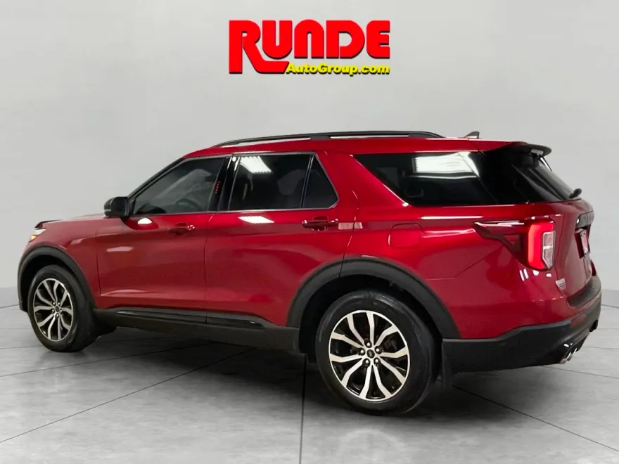2021 Ford Explorer ST photo 1